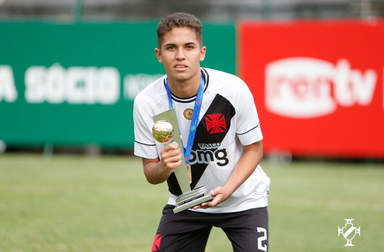 Fortaleza encaminha contratação do lateral-direito Paulinho, do Vasco