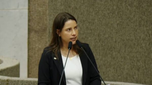 Governadora de Pernambuco repudia briga entre torcedores antes de clássico: "Criminosos" 1 Raquel Lyra - Torcedores