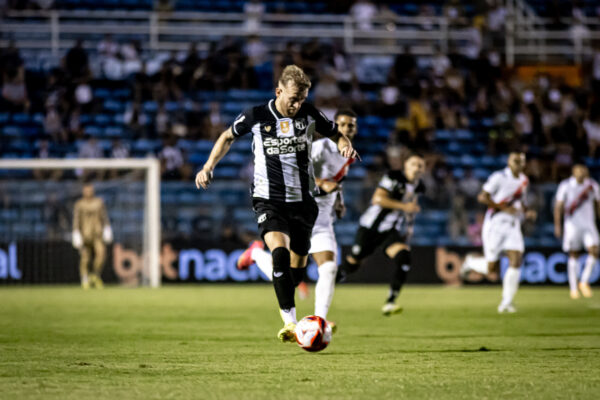 Em noite inspirada, Ceará goleia o Ferroviário pela segunda fase do Cearense 1 Pedro Henrique - Ceará - Ferroviário - Cearense - PV