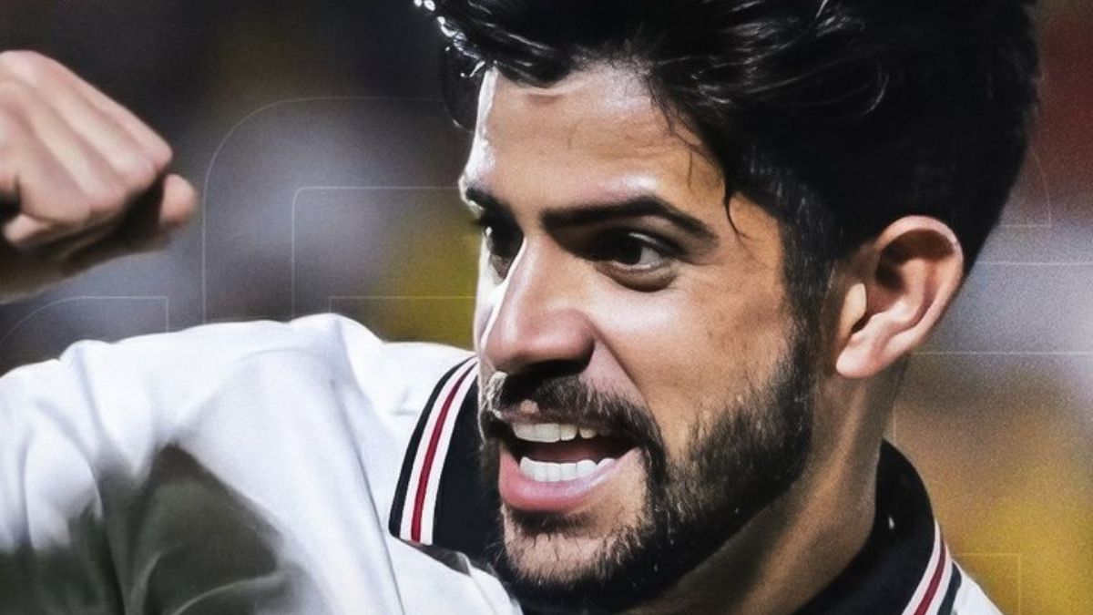 Santa Cruz oficializa a contratação do atacante Matheus Régis