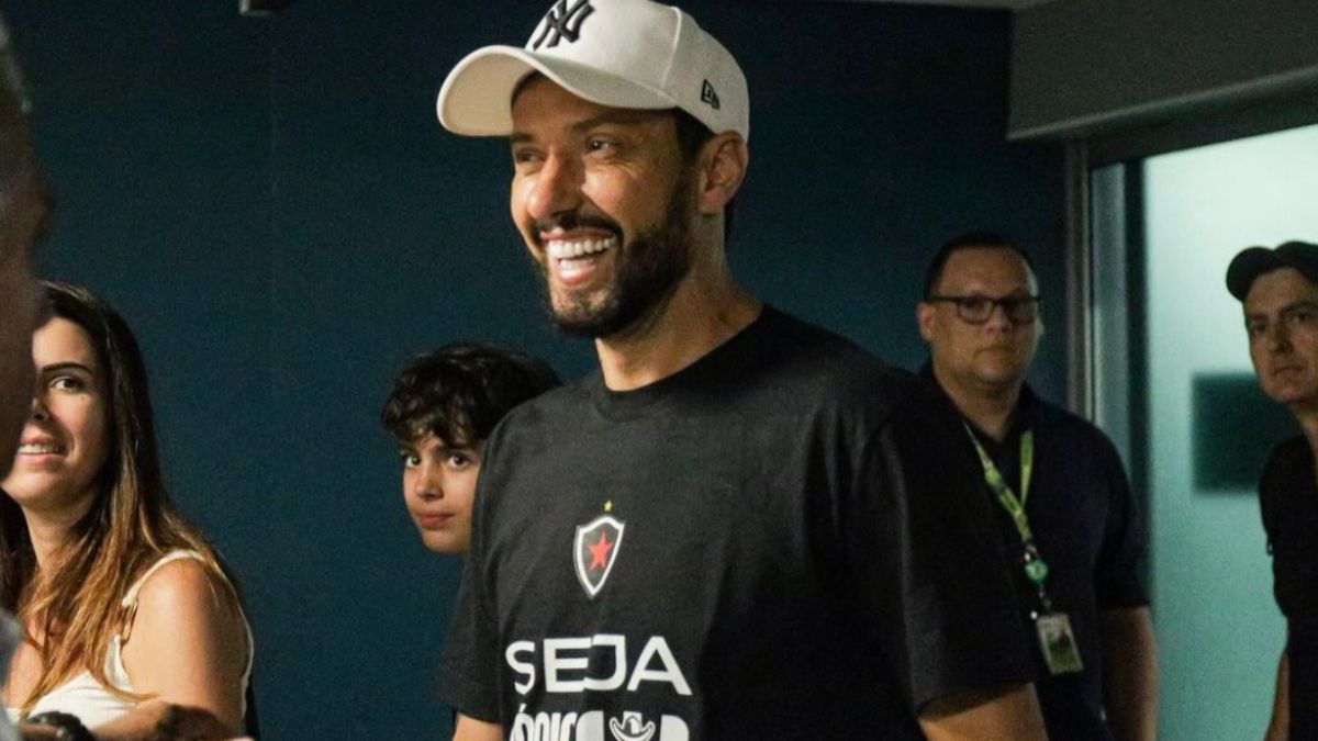 Novo reforço do Botafogo-PB, Nenê desembarca em João Pessoa.