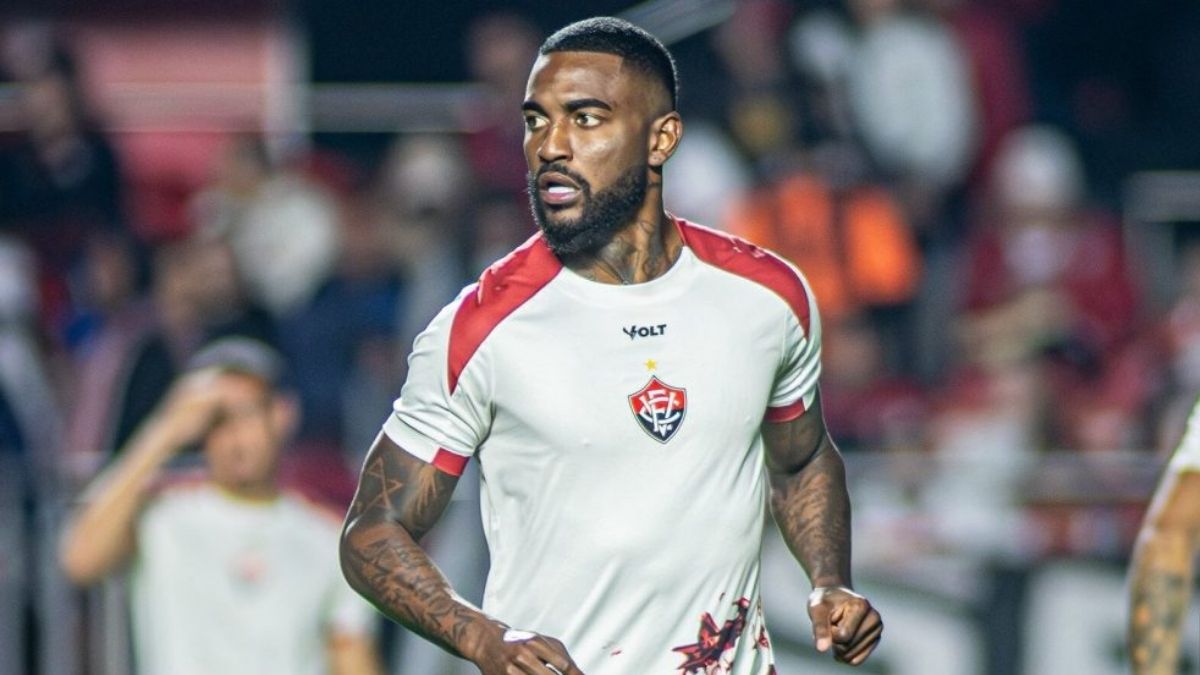 Vitória renova com lateral-esquerdo Ramon