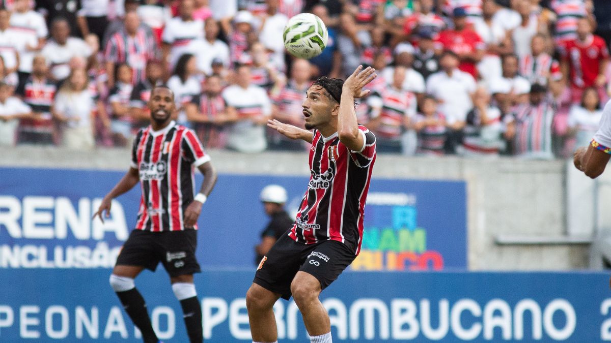 Suspenso, Andrey desfalca Santa Cruz em clássico contra o Náutico