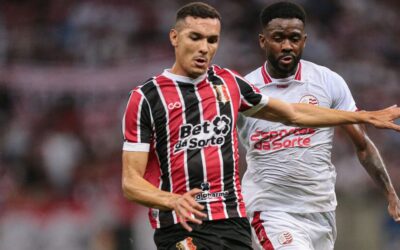 Expulso contra o Náutico, zagueiro do Santa Cruz se pronuncia e critica arbitragem: “Teve a intenção de nos prejudicar”