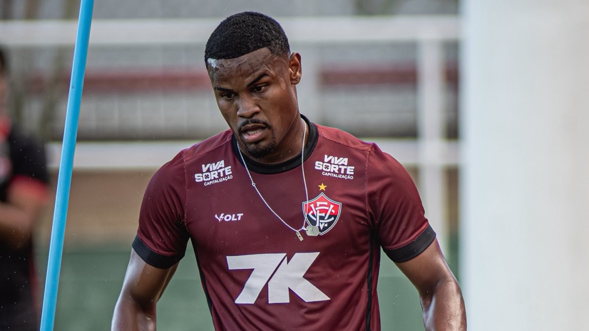 Vitória anuncia contratação do lateral-direito Nathan Mendes, ex-Red Bull Bragantino