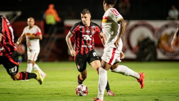 Renato Kayzer, atacante do Vitória