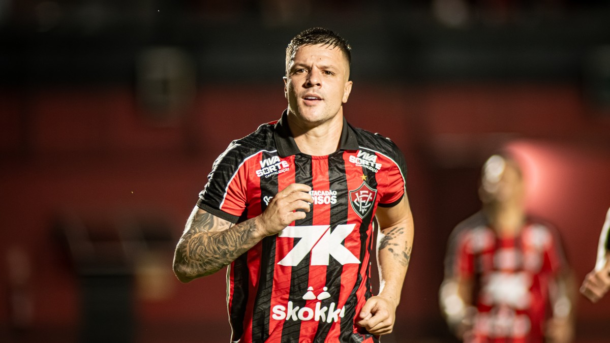 Vitória goleia a Juazeirense e vence a primeira no Baianão 2026
