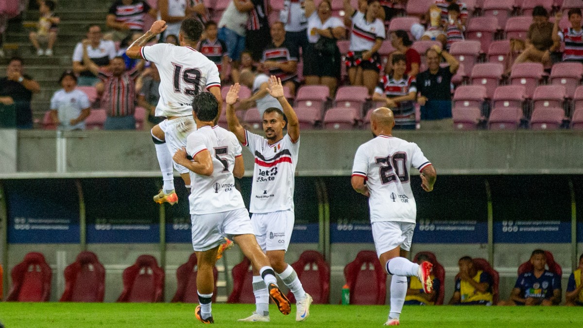Com apenas uma derrota na história contra o Retrô, Santa Cruz mira 1ª vitória como visitante no Pernambucano 2026