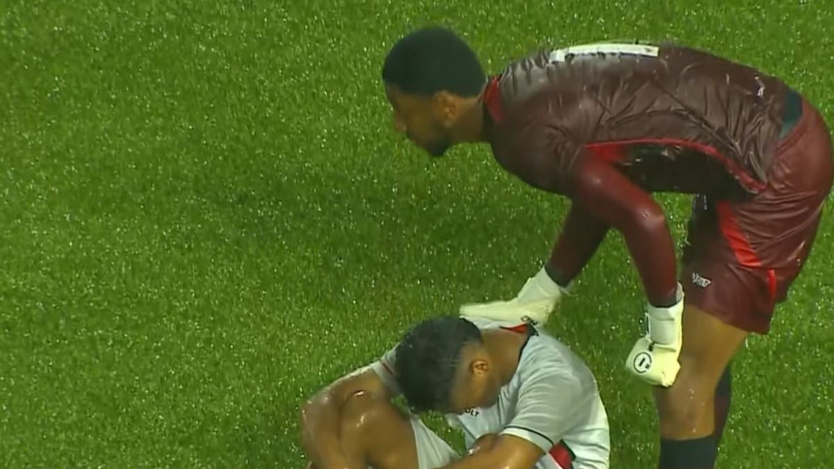 Vitória faz grande jogo contra o Palmeiras, mas é prejudicado pela arbitragem, perde nos pênaltis e está eliminado da Copinha