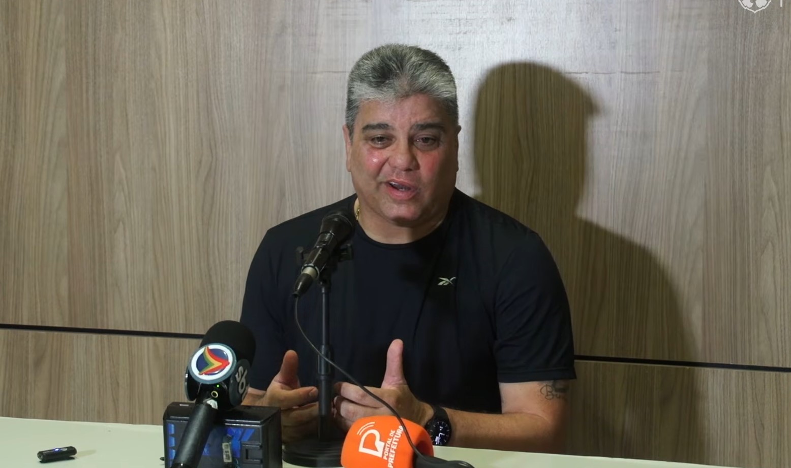 Marcelo Cabo critica árbitro e diz que expulsão atrapalhou o Santa Cruz em goleada para o Náutico