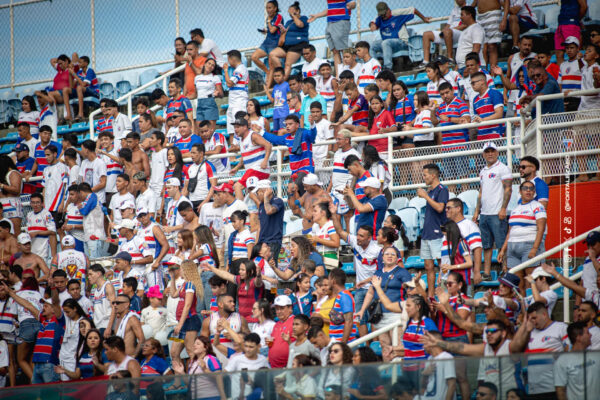 Torcida organizada do Fortaleza critica Ferroviário por abrir apenas o setor amarelo do PV 1 Torcida - Fortaleza - Presidente Vargas - PV