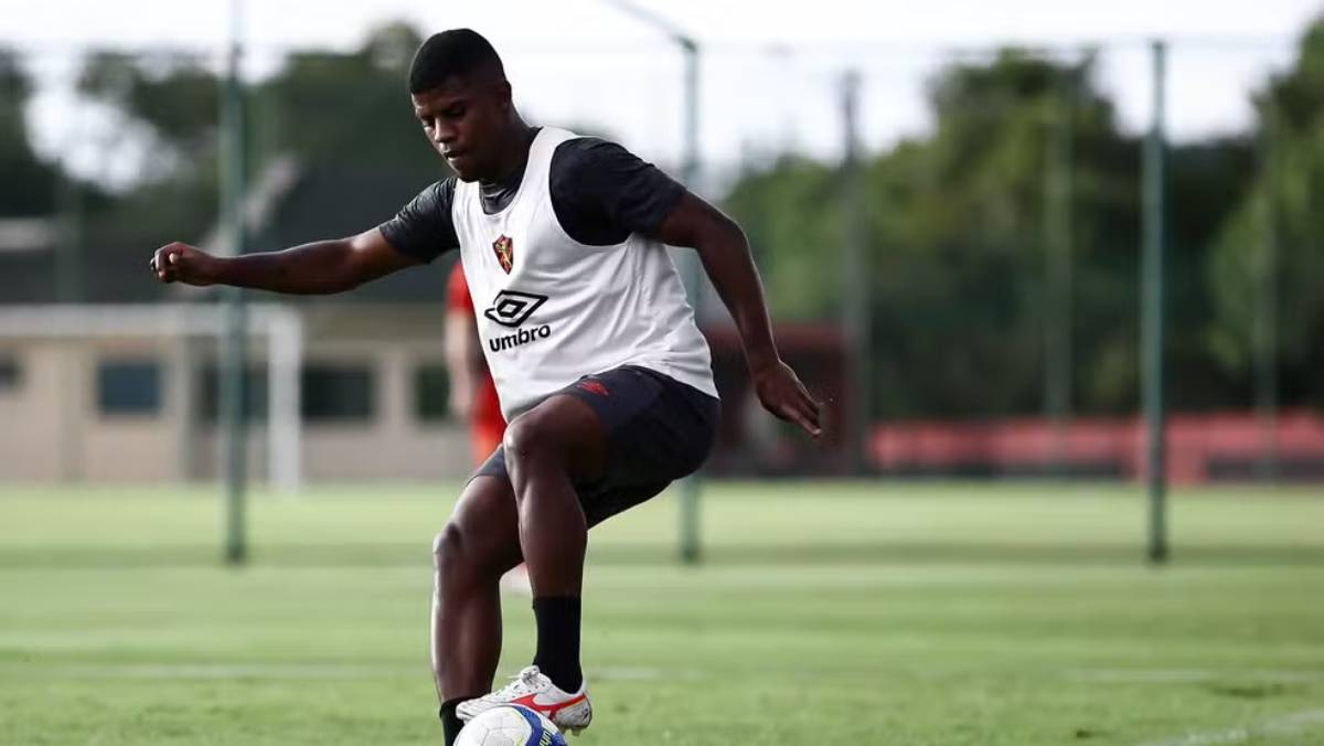 Após negociação frustrada com o Remo, Fábio Matheus se reapresenta ao Sport