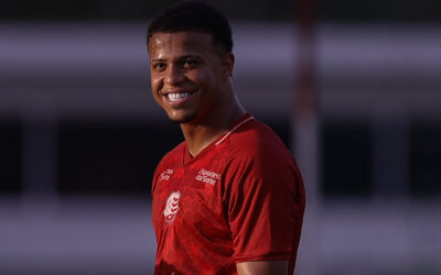 Técnico do Náutico vê potencial em Leandro Kauã, mas diz que centroavante precisa buscar espaço no time