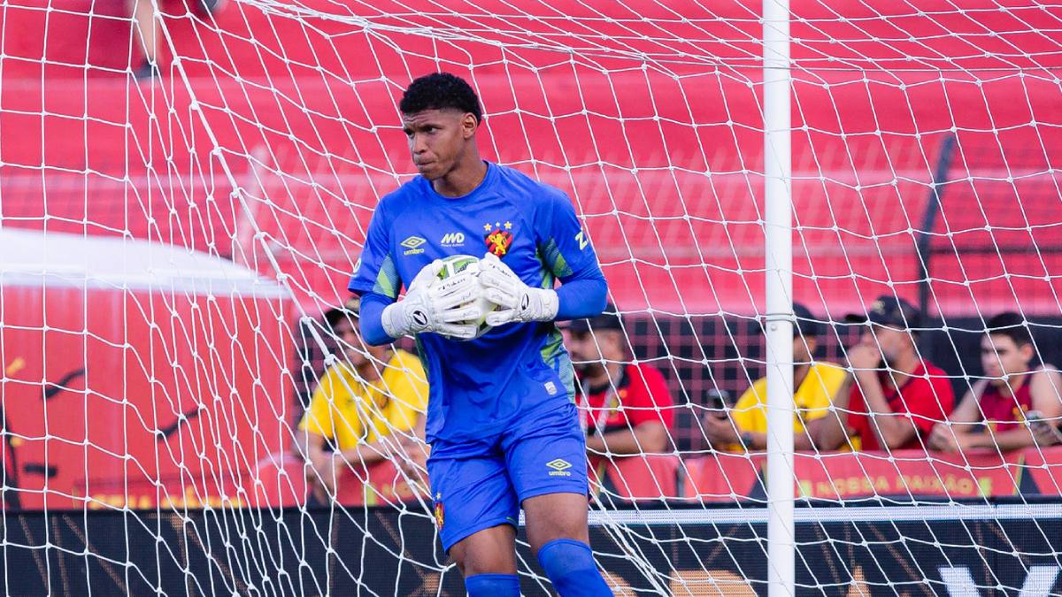 Apesar das falhas, técnico do Sport banca Halls, exalta Thiago Couto e abre disputa no gol: “É meritocracia”