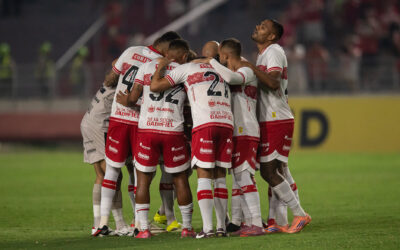 Com um a menos, CRB vence o CSA no Rei Pelé e larga com vantagem na semifinal do Alagoano
