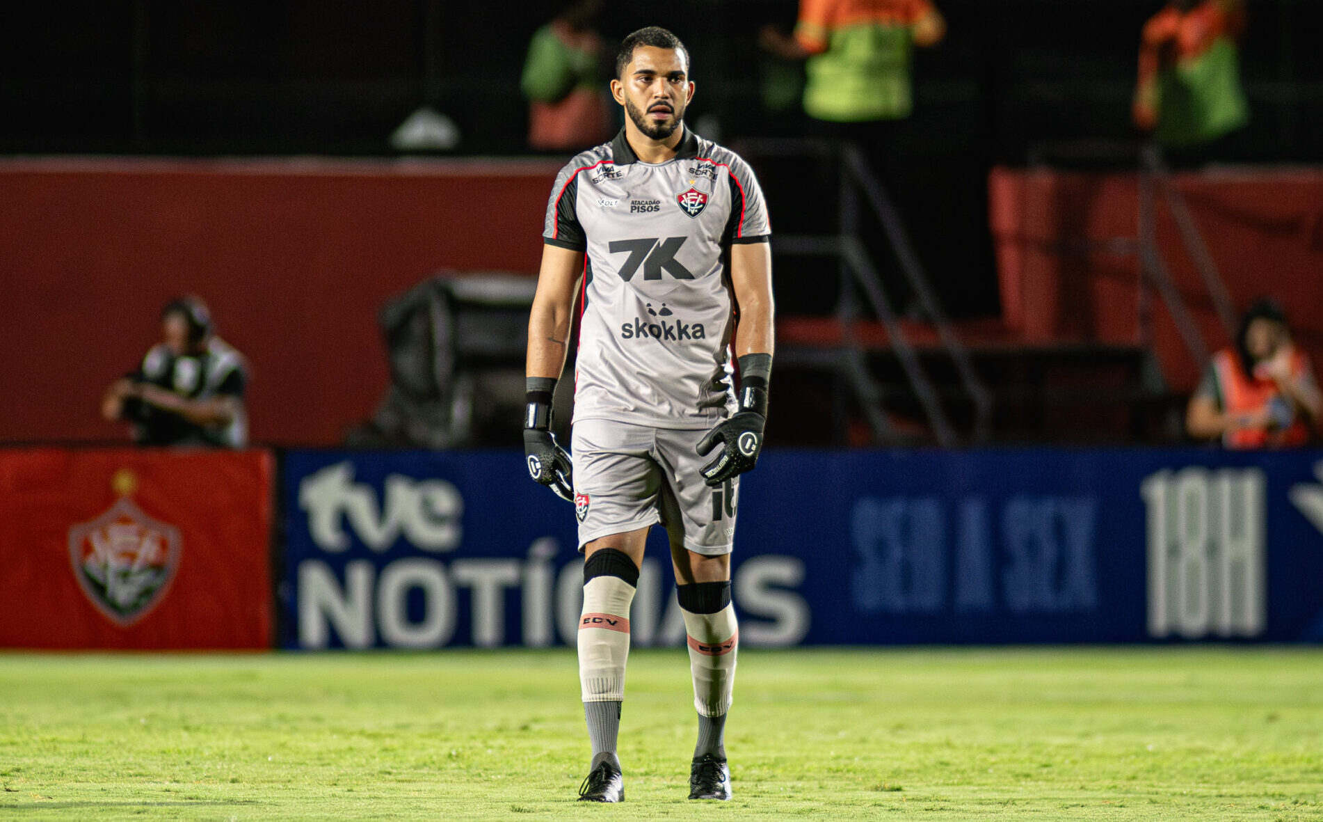 Lucas Arcanjo volta a atuar pelo Vitória após mais de três meses afastado por lesão