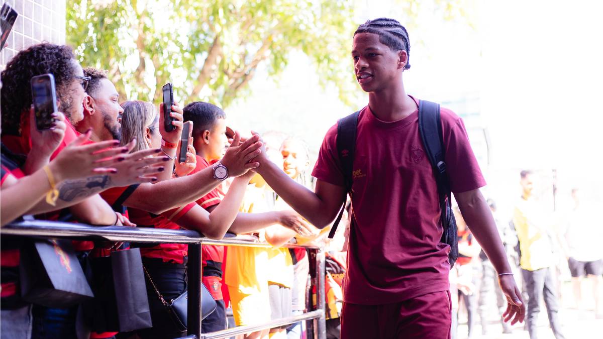 “Não tem nenhuma interferência da diretoria”, diz técnico do Sport sobre ausência de Zé Lucas nos jogos