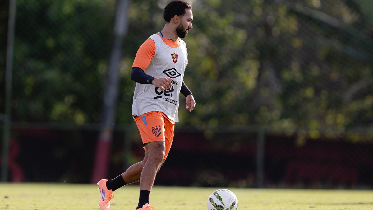 Reforço do Sport para 2026, Clayson se diz ansioso para estrear pelo clube 1 Atacante Clayson, do Sport