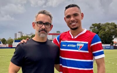 Atacante Luiz Fernando aparece em foto com camisa do Fortaleza antes de anúncio oficial