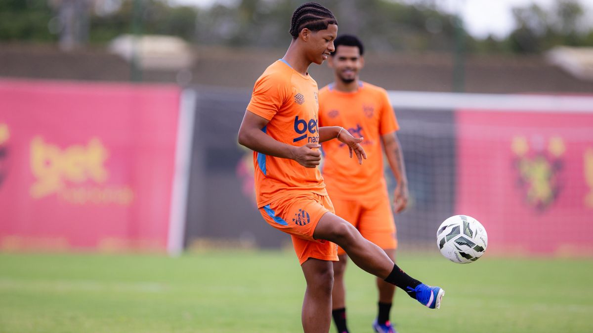 Zé Lucas, do Sport, durante treino 2026