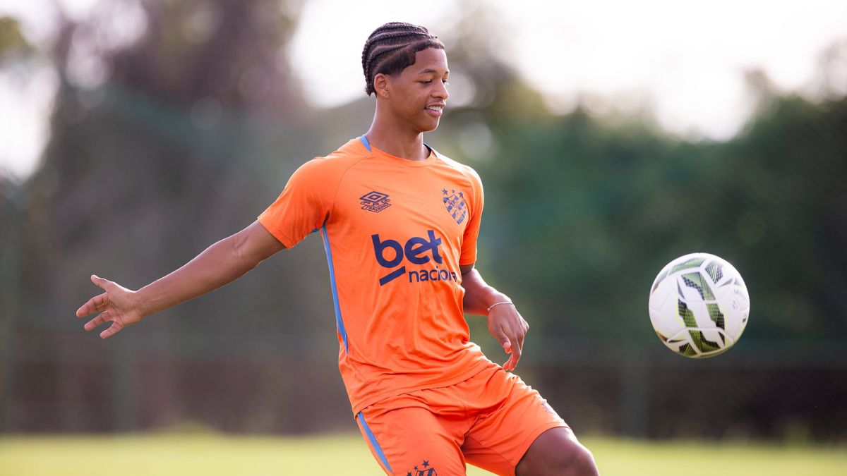 Zé Lucas, do Sport, durante treino 2026