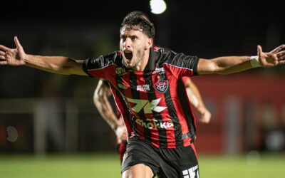 Vitória peca na pontaria, mas vence Bahia de Feira e encaminha vaga na semifinal do Baianão