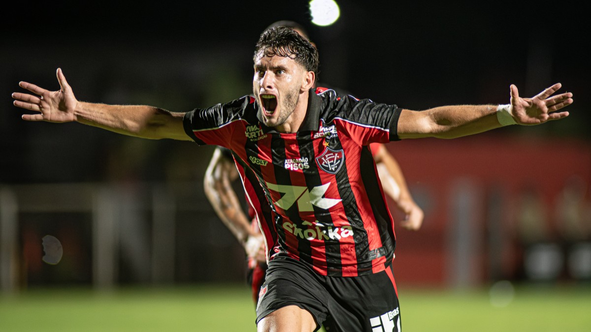 Emmanuel Martínez, meia do Vitória