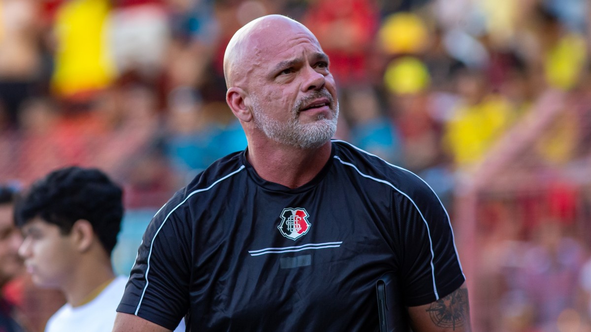 Santa Cruz efetiva auxiliar da casa para fase final do Campeonato Pernambucano