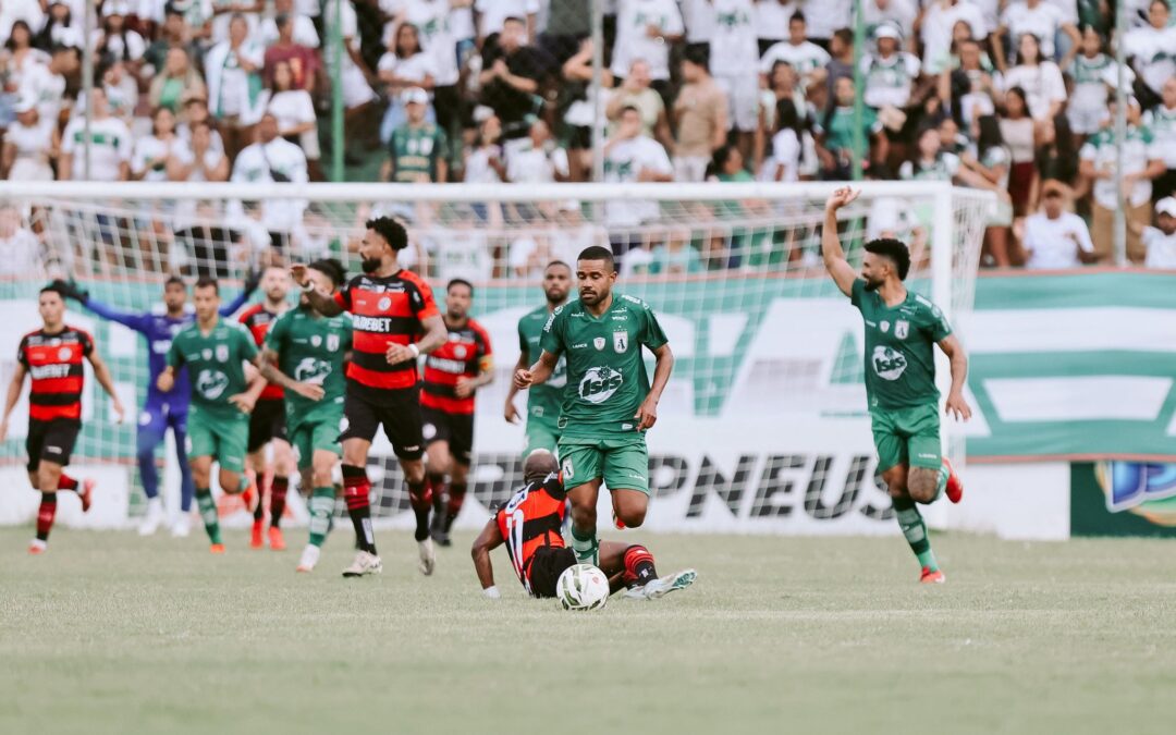 Campinense vence Sousa fora de casa e larga em vantagem na semifinal do Paraibano