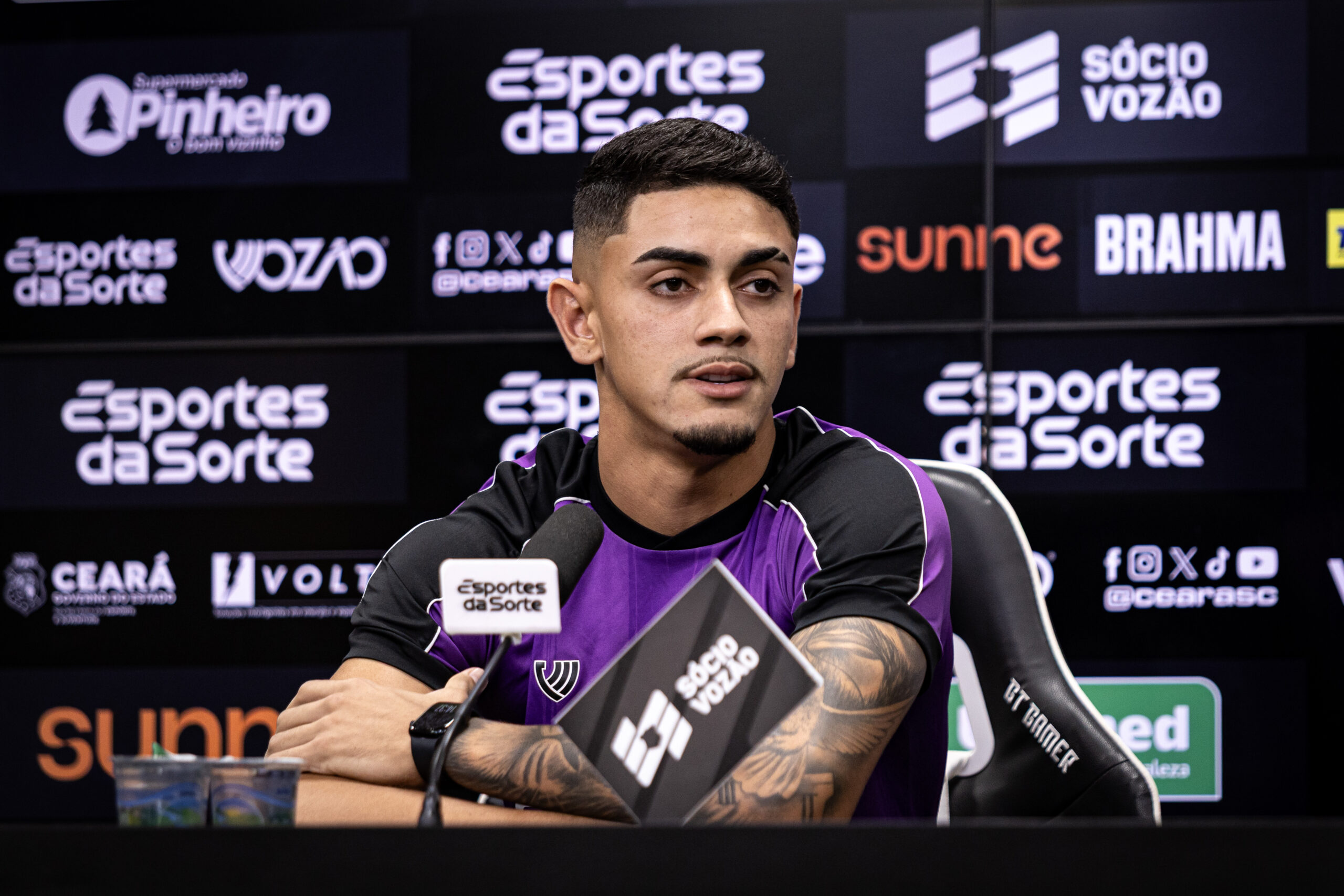 Promovido por Mozart ao profissional do Ceará, Gilmar elogia treinador: “Pessoa incrível”