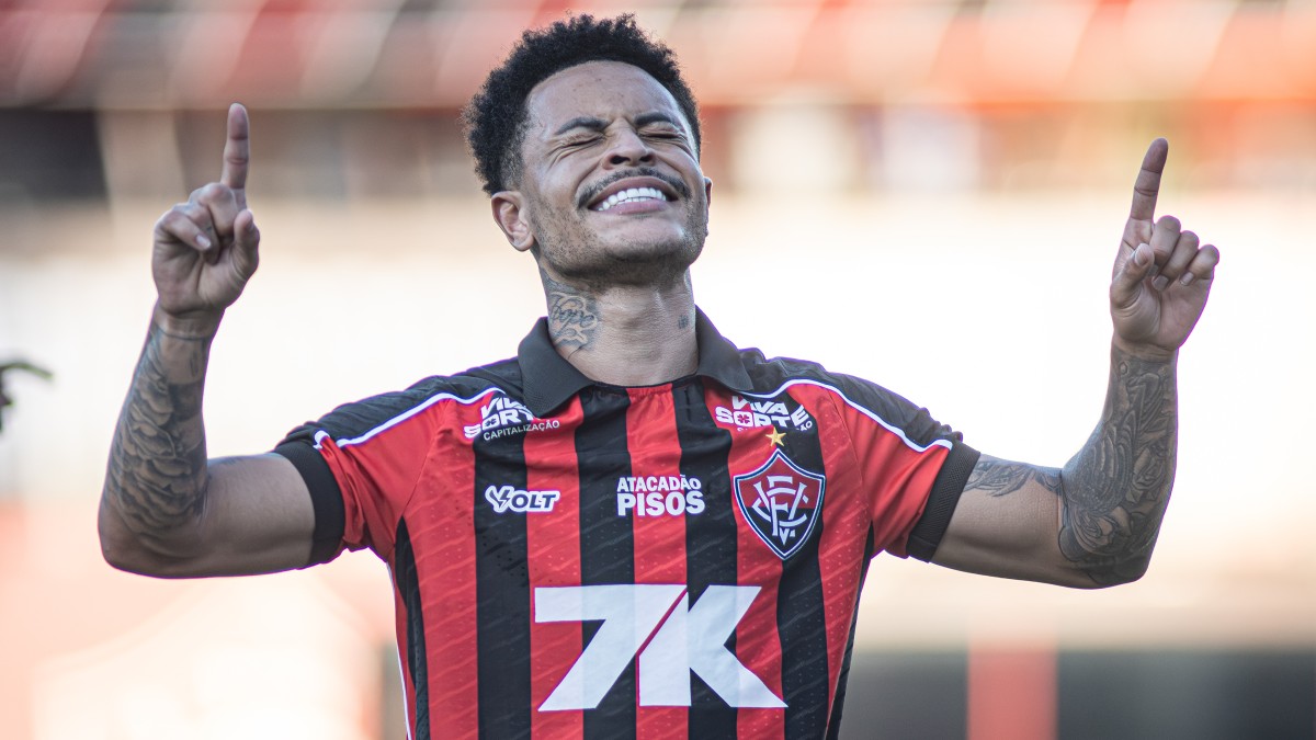 Matheuzinho, meia do Vitória