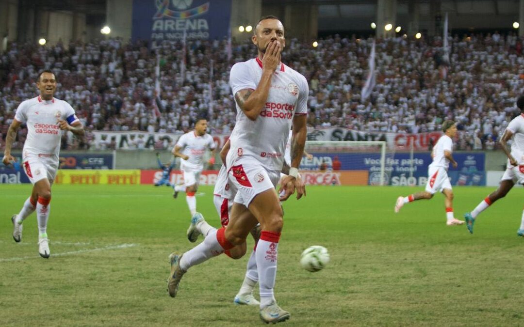 Paulo Sérgio marca, perde pênalti no segundo tempo, mas Náutico vence o Santa Cruz na ida da semifinal do Pernambucano