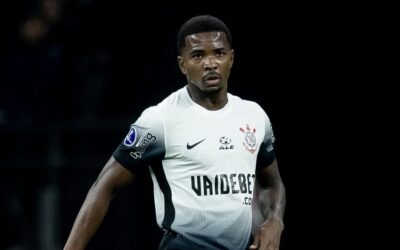 Vitória: Cacá desembarca em Salvador para assinar com o Rubro-Negro