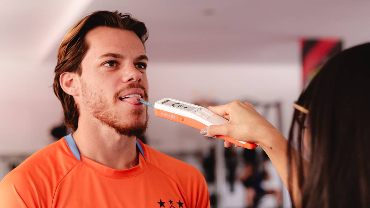 Sport aposta em tecnologia de ponta para monitorar hidratação dos atletas