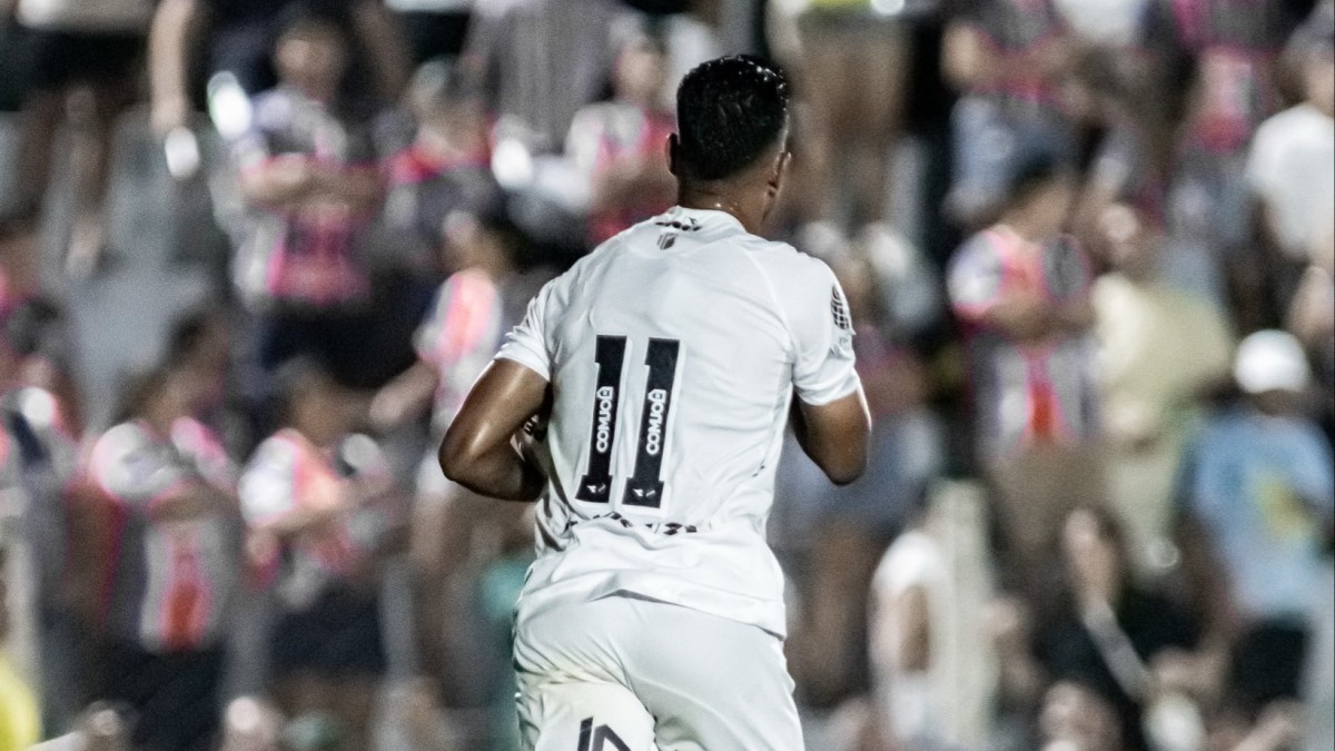 Ídolo do ABC, Wallyson marca seu 100º gol pelo Alvinegro