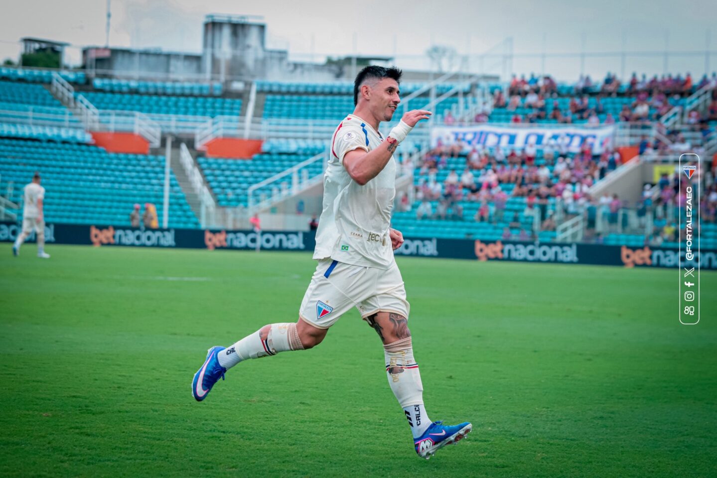 Bareiro - Atacante - Fortaleza