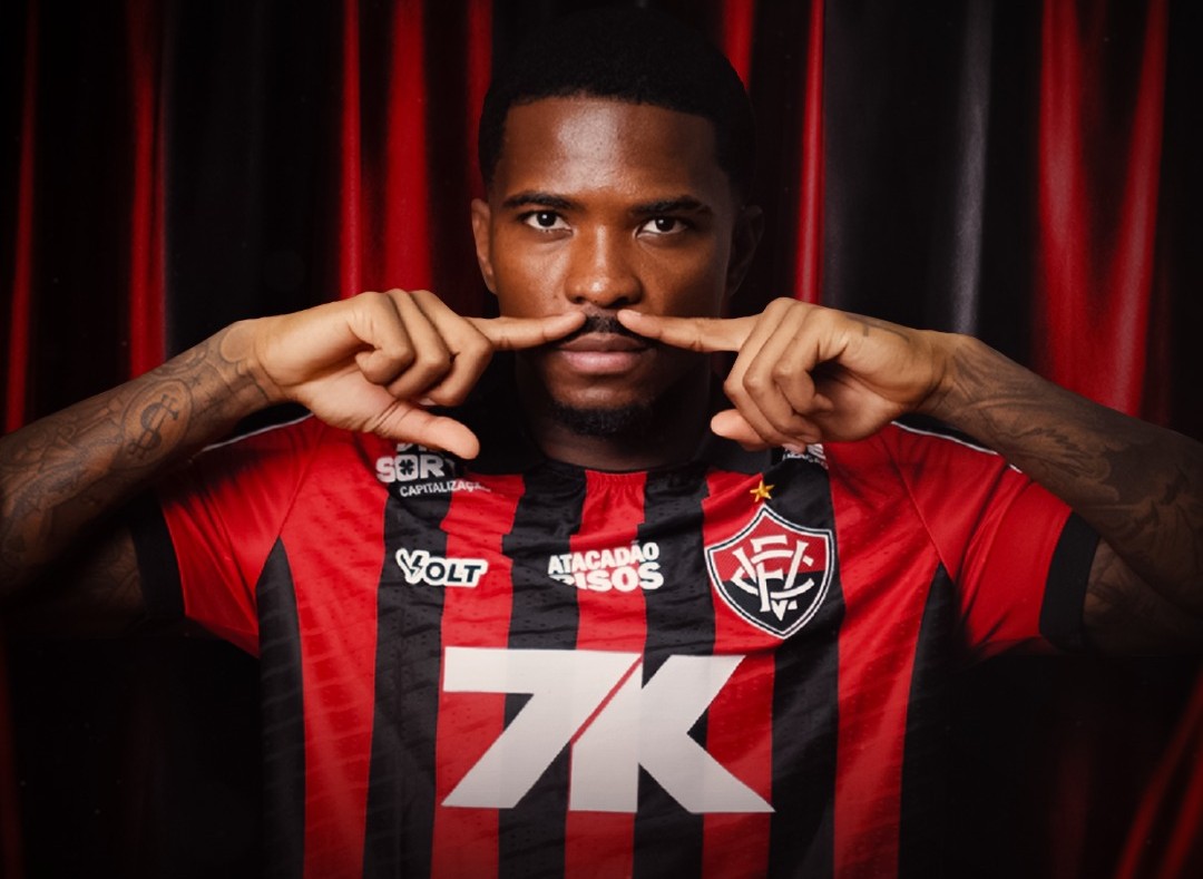 Vitória oficializa a contratação do zagueiro Cacá, ex-Corinthians