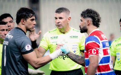 Árbitro explica a não marcação de pênalti para o Fortaleza em lance polêmico no Clássico-Rei