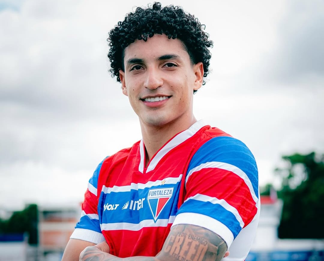 Fortaleza anuncia contratação do lateral-esquerdo Gabriel Fuentes, ex-Fluminense
