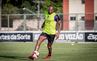 Ceará renova o contrato com o zagueiro Luiz Otávio, que vai para a 10° temporada no clube