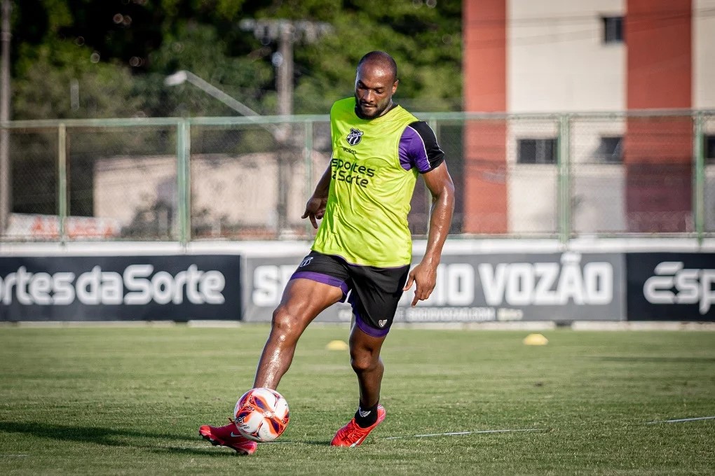 Ceará renova o contrato com o zagueiro Luiz Otávio, que vai para a 10° temporada no clube