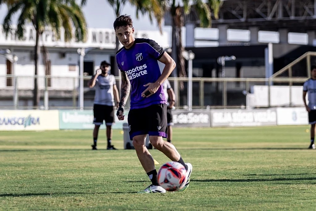 Matheus Araújo - Meia - Ceará