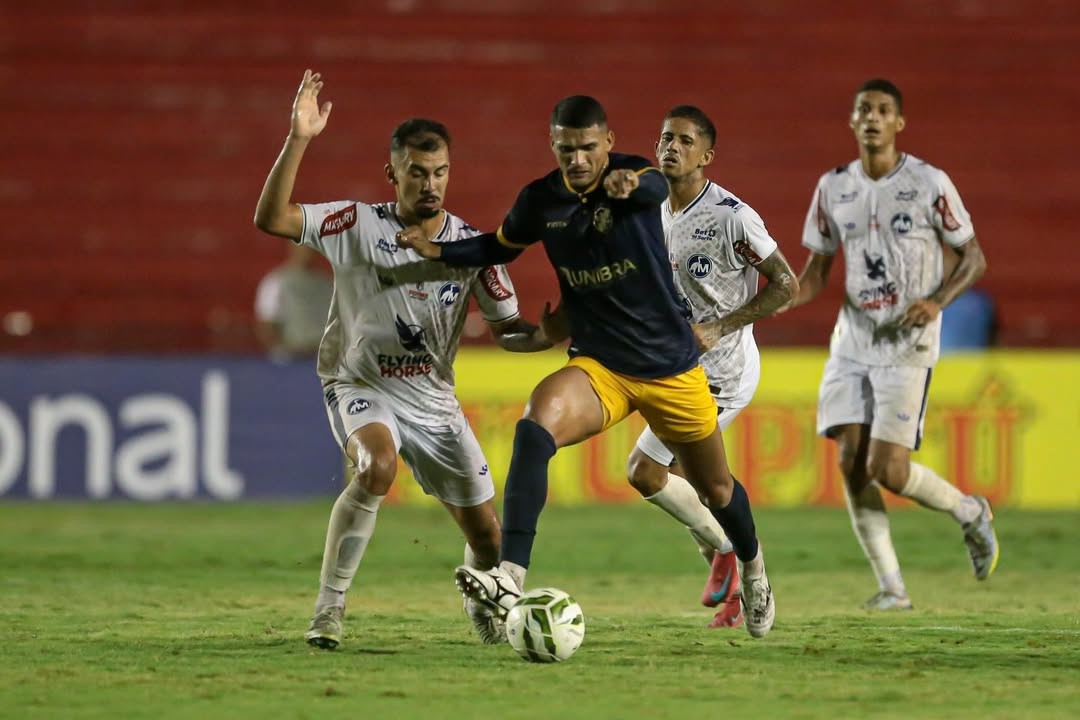 De virada, Retrô vence o Maguary nos Aflitos e vai enfrentar o Sport na semifinal do Pernambucano
