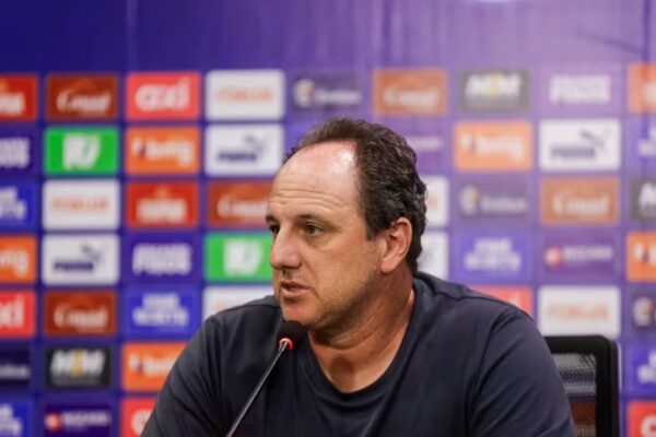 Bahia: Ceni acredita em “muita gente interessada” em Cauly e torce por permanência do atleta 1 Rogério Ceni - Bahia - Coletiva