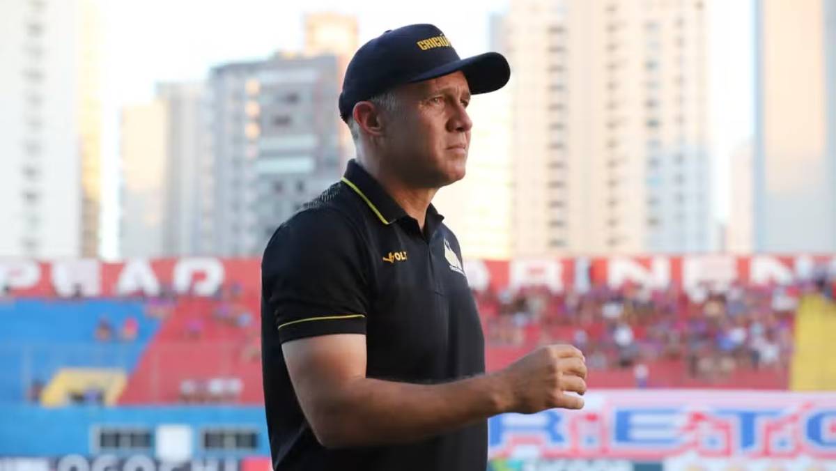 Sport aceita pagar multa e aguarda resposta de Eduardo Baptista para deixar o Criciúma