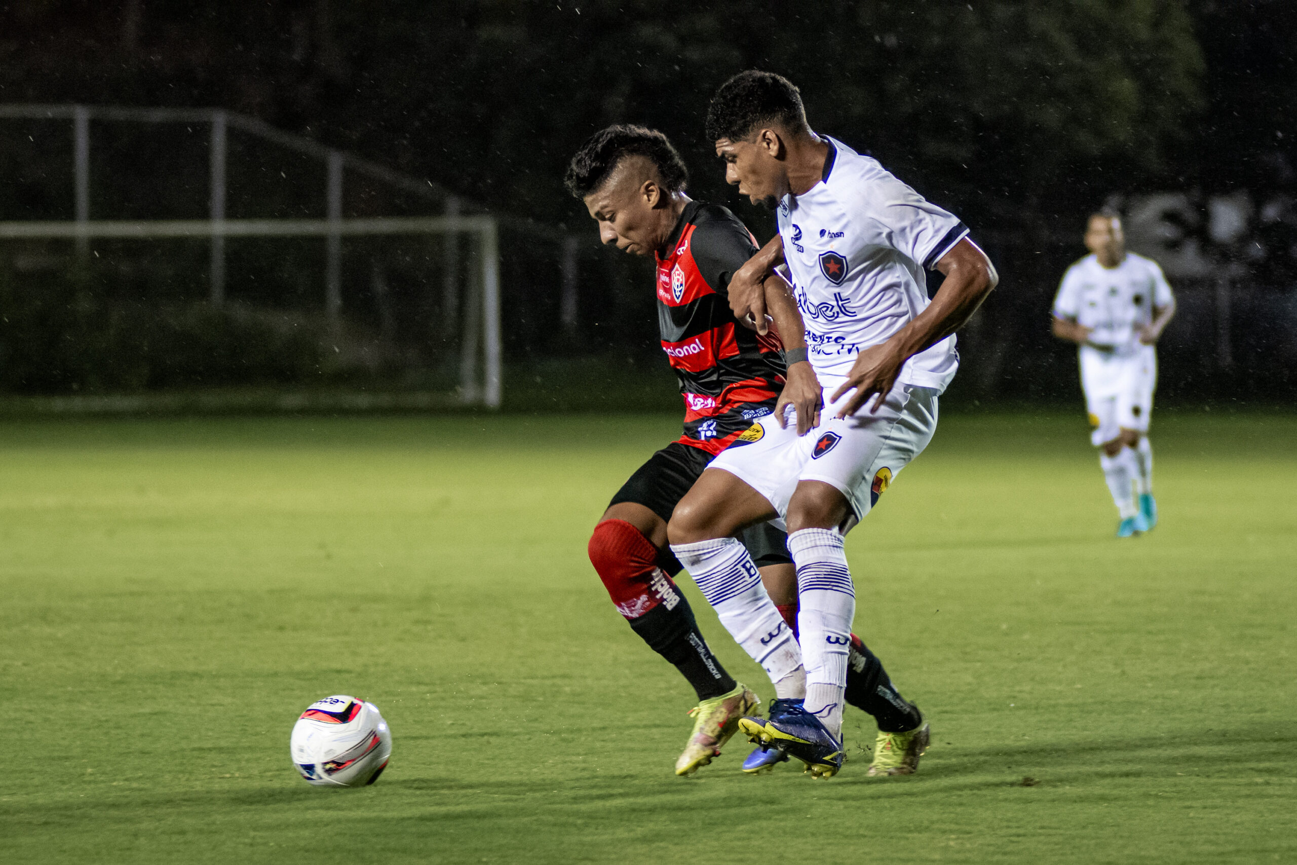 Vitória deve ter time alternativo em estreia na Copa do Nordeste contra o Botafogo-PB; confira as prováveis escalações