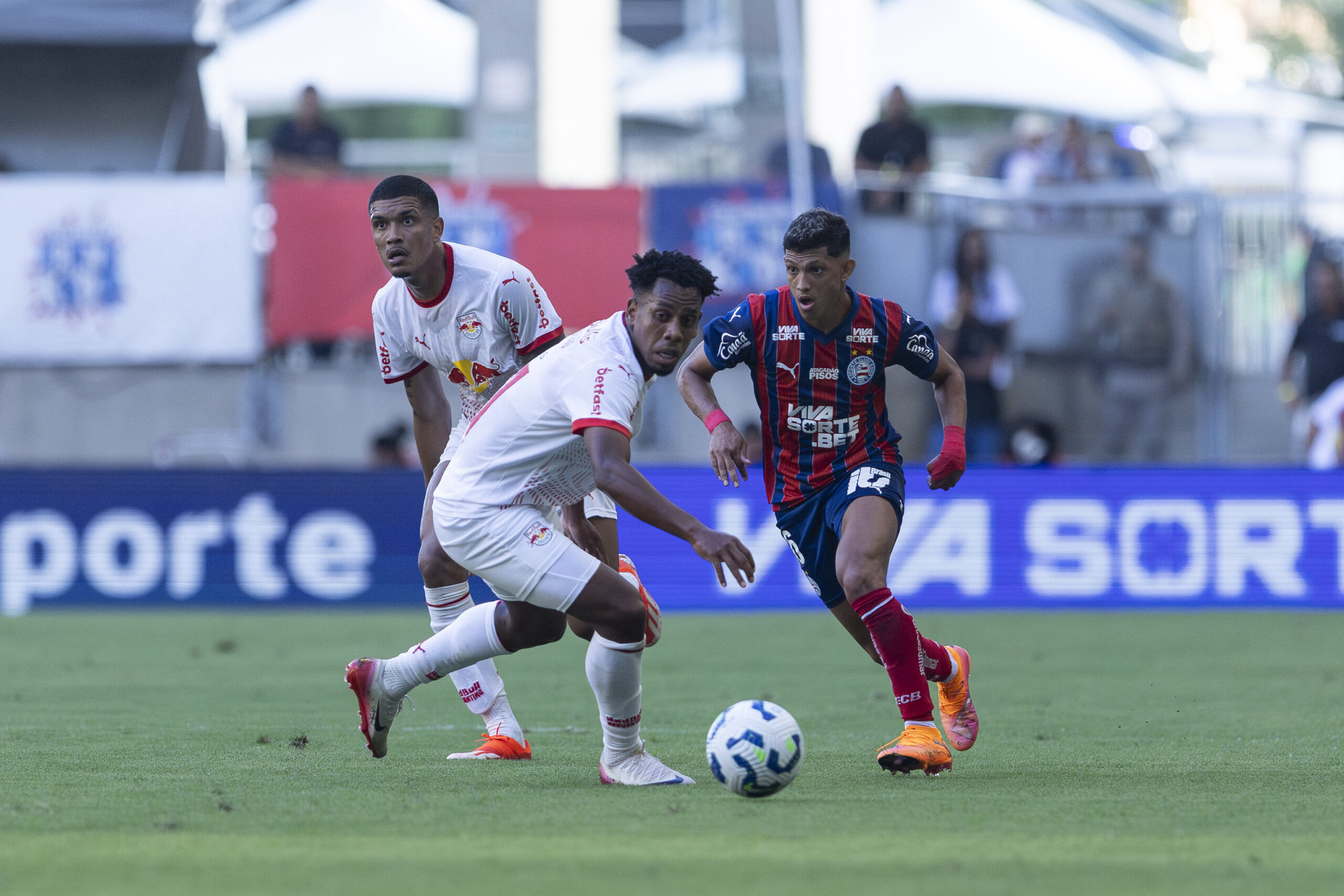Bahia enfrenta Bragantino em busca de primeiro triunfo em casa nesta Série A; confira a provável escalação
