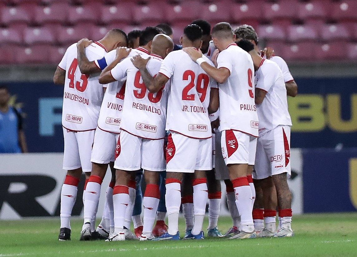 Náutico defende invencibilidade como visitante na temporada contra o Atlético-GO