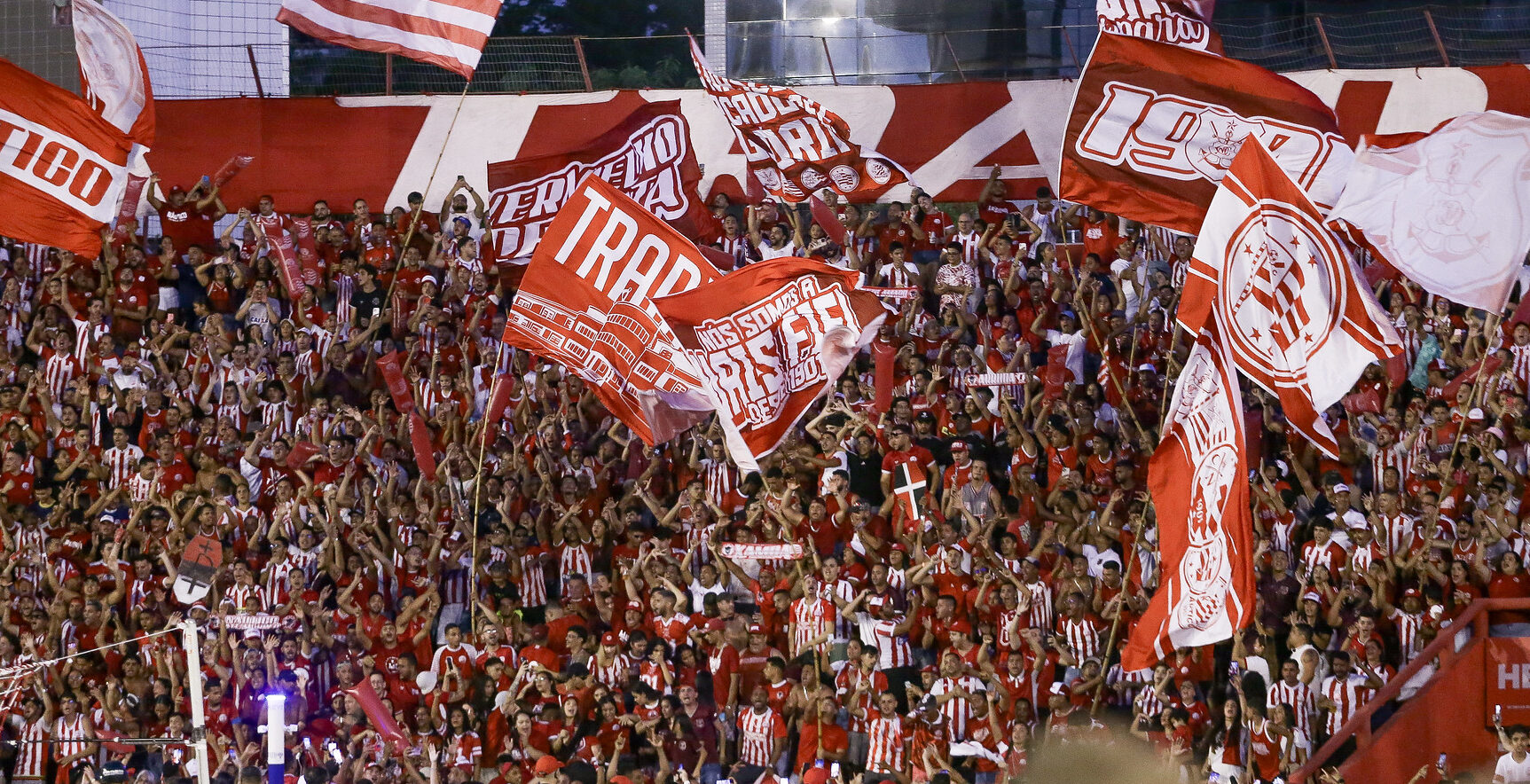 Torcida do Náutico nos Aflitos