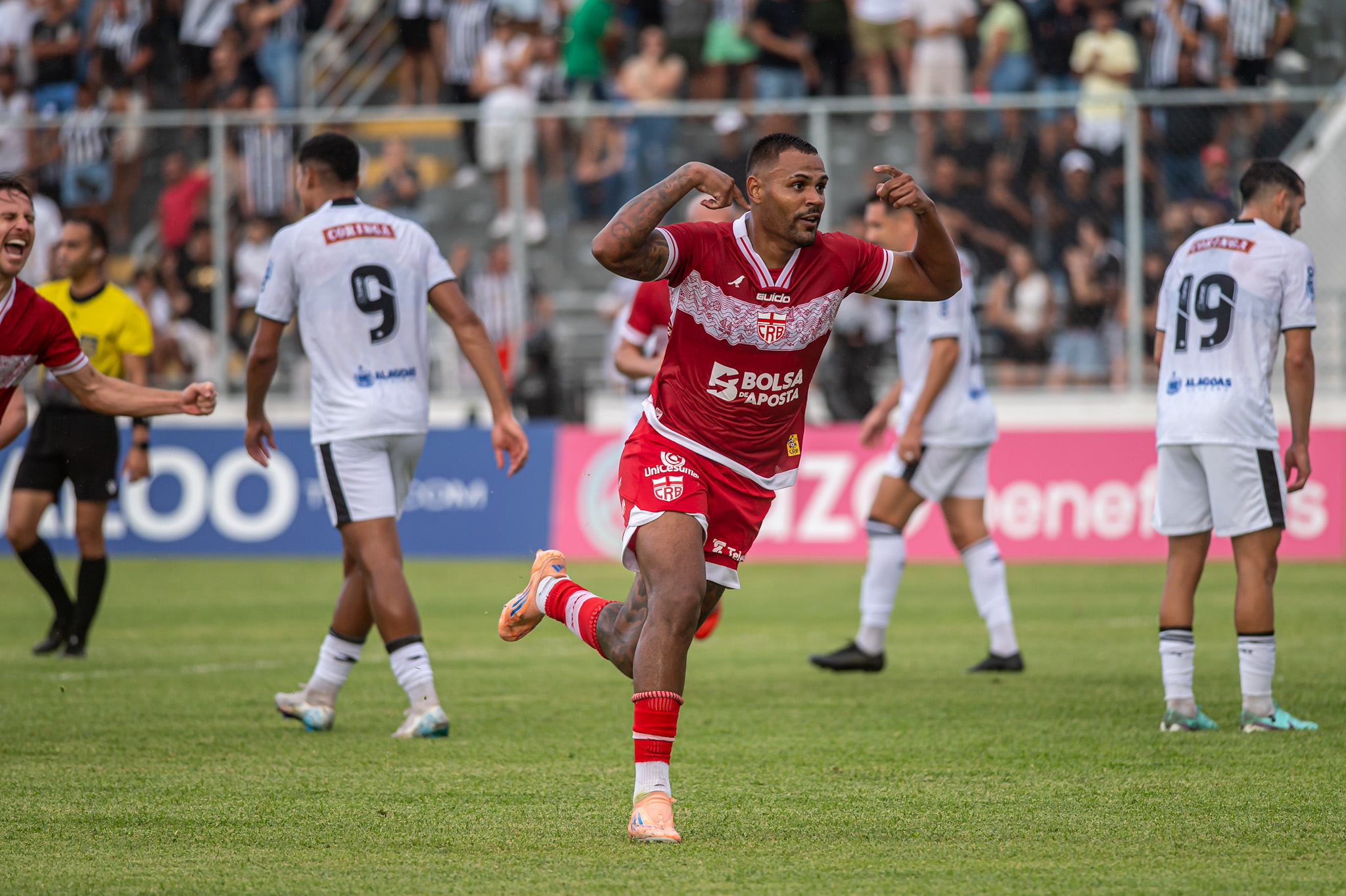 Mikael fazendo gol pelo CRB na final do Campeonato Alagoano